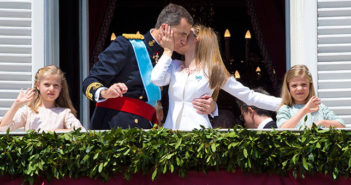 A kiss to remember as King Felipe and Queen Letizia give the day one of its most memorable images. Alongside Felipe and Letizia are their daughters Leonor, Princess of Asturias, and (right) Princess Sofia.