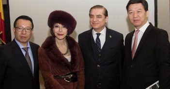 Prince Paul and Princess Lia of Romania and Yao Weizhi, Deputy Director of the Department of Foreign Affairs of Shenzhen.